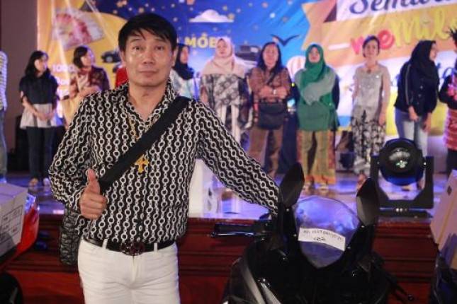 Perancang Busana Aji Notonegoro Mimpinya Memiliki Dua Motor Terwujud