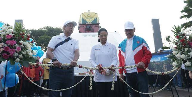 Menteri Rini Hadiri Rangkaian HUT PT KAI