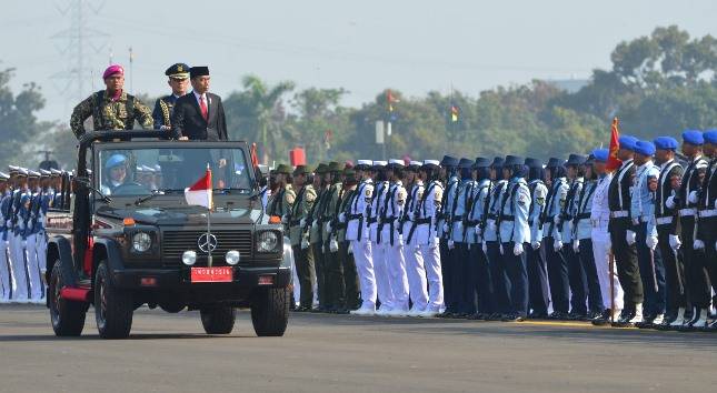 TNI Tampilkan Pesawat Tanpa Awak di HUT ke-74 TNI