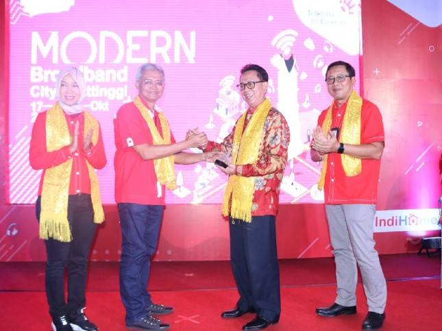 Telkom Resmikan Bukittinggi menjadi "Modern Broadband City"