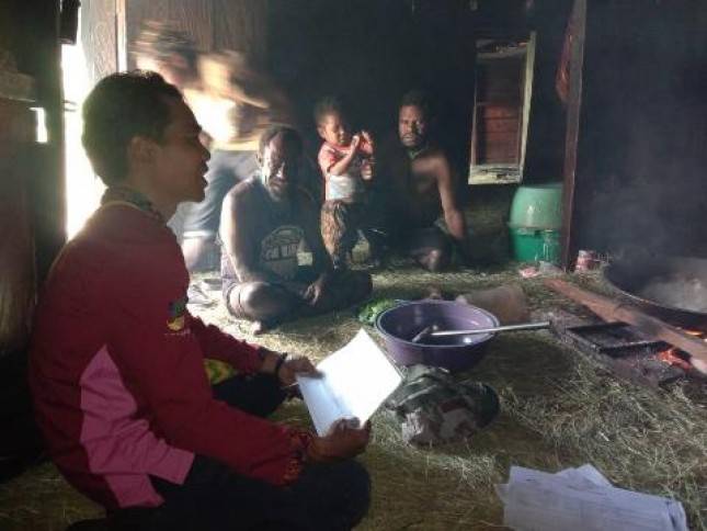 Pastikan Warga Wamena Terima PKH, Kemensos Sisir Korban Kerusuhan dan Warga Miskin