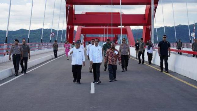 Presiden Jokowi Resmikan Ikon Baru di Papua, Jembatan Youtefa