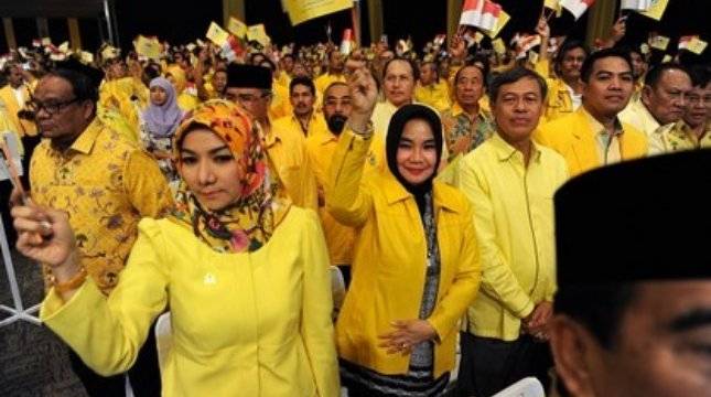 Melanggar Kesepakatan, DPP Golkar Beri Peringatan ke Yorrys Raweyai
