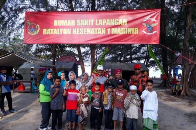 Korps Marinir Gelar Bhaksos Kesehatan di Belitung