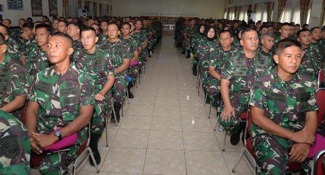 Dankomar Sharing Global dan Nasional kepada Perwira Marinir Jakarta