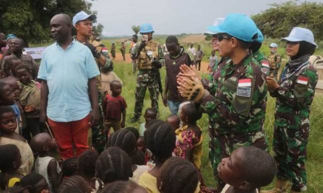 Peringati Hari AIDS, Satgas TNI Konga XXXIX-B Gelar Bakti Sosial di Kongo