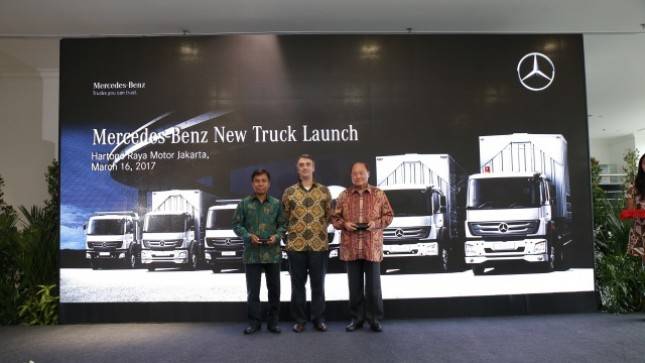 Infrasturktur Bergeliat, Mercedes Benz Luncurkan 5 Truck Baru