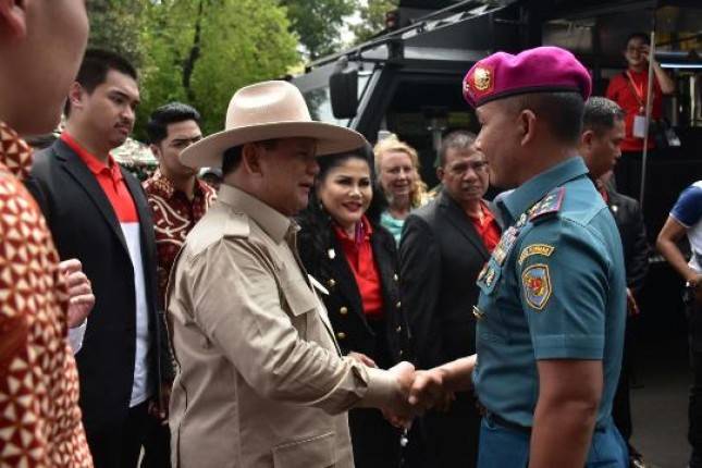 Dankomar Dampingi Panglima TNI Hadiri Pameran Alpalhankam