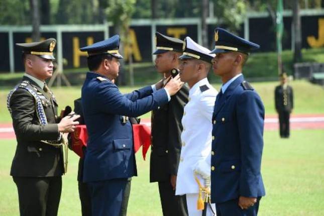 Panglima TNI Lantik 92 Perwira Karier TNI  