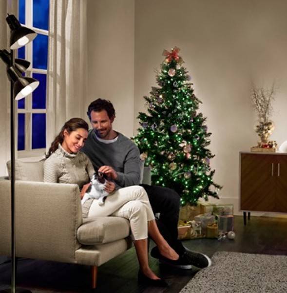 Nikmati Kemeriahan Liburan Tanpa Kekhawatiran dengan Philips Hue 