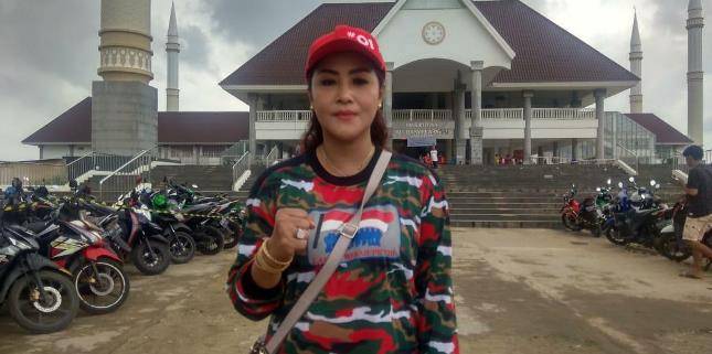 Maria Eva Kerja Bareng Laskar Merah Putih Baksos Banjir Bandang Cengkareng