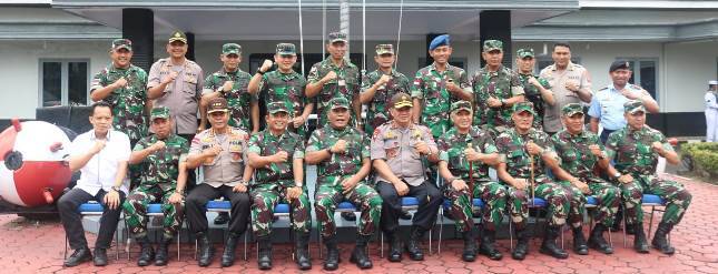 Kasum TNI Kunjungi Prajurit Satgas Pamtas Di Pulau Sebatik