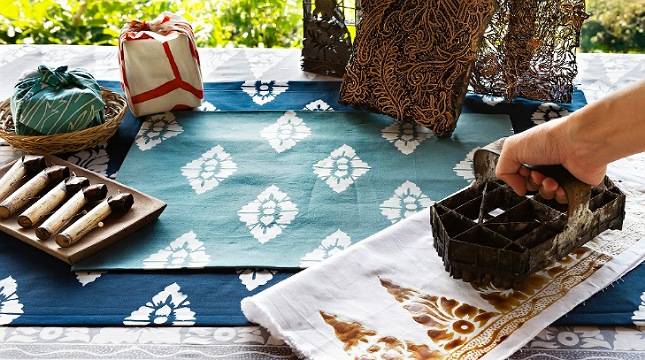 Hadirkan Program "Batik Saya", Hoshinoya Bali Ajak Pengunjung Ciptakan Batik Unik Anda Sendiri