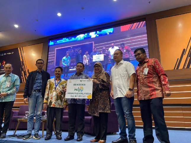 Bank Syariah Mandiri Berikan Beasiswa Sociopreneur untuk Mahasiswa Airlangga