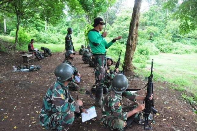 Pelatih Kolatmar Bekali Kemamapuan Calon Prajurit Muda Kors Marinir