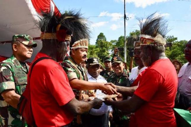 TNI Terima Hibah Lahan Pembangunan Makogabwilhan III di Papua  
