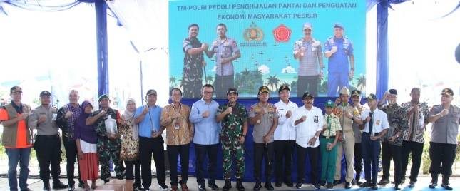 Panglima TNI dan Kapolri Tanam 20.000 Mangrove Cegah Abrasi