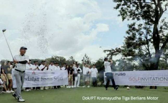 Manjakan Konsumen Fleet, Krama Yudha Tiga Berlian Motors Gelar  Fuso Golf Invitation