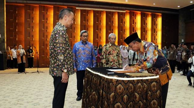 Menperin Agus Gumiwang Lantik Pejabat Eselon I dan 31 Pejabat Eselon II