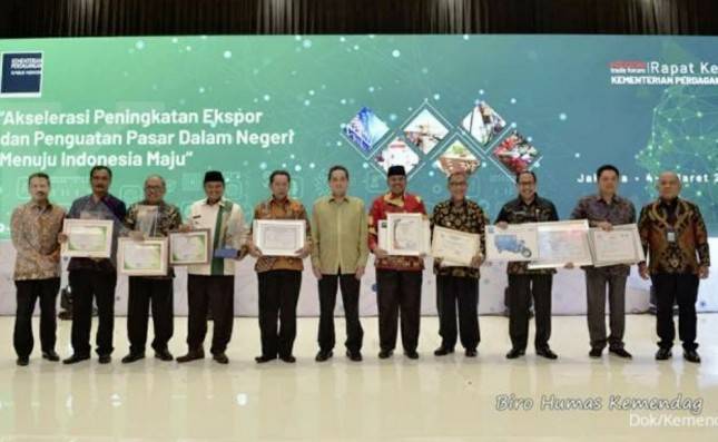 Lima Pasar  Bersertifikat SNI, Tiga Kepala Daerah Diganjar Penghargaan