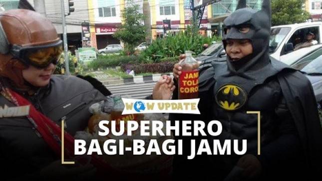 Batman dan Gundala Asal Sukoharjo Ini, Bagikan Jamu Gratis untuk Cegah Virus Corona