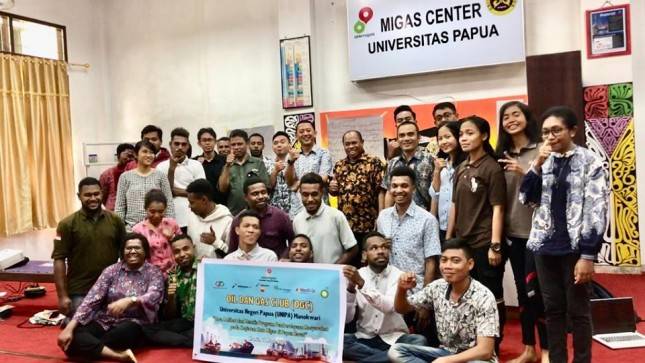 PWI Bersama SKK Migas dan KKKS  Beri Pelatihan Jurnalistik Mahasiswa Papua
