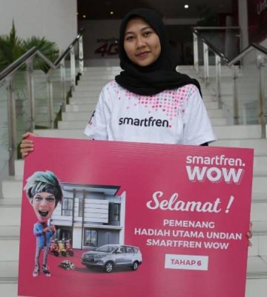 Yashinta Mahasiswi Semarang Raih Rumah Rp 1 Miliar Dari Smartfren
