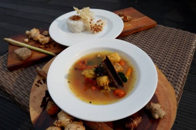 Nikmati Ayam Kurma Herbal Ada di Aston Inn Pandanaran Semarang