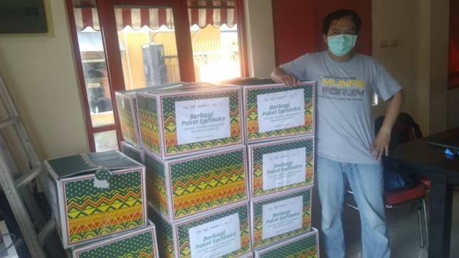 Forjim Terima Paket Sembako dari AQL Network