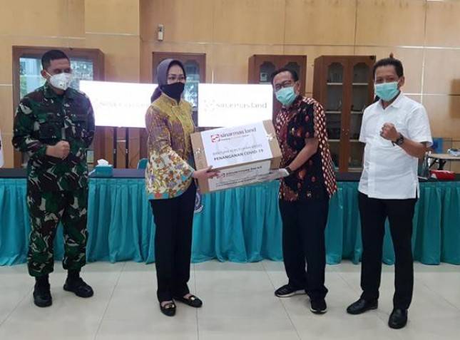 Kembali Bantu, Sinar Mas Land Serahkan 500 Rapid Test Kit Covid-19 Kepada Walikota Tangsel