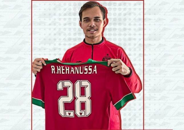 Perangi Covid19, Rezaldi Hehanussa Lelang Jersey Timnas Indonesia