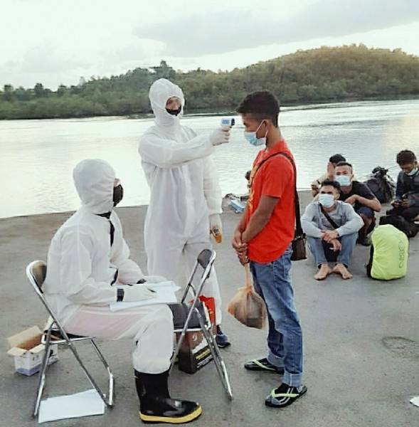 Nyelonong Masuk Lewat Jalur Ilegal, 47 Tenaga Kerja Pulang dari Malaysia Ditangkap Petugas