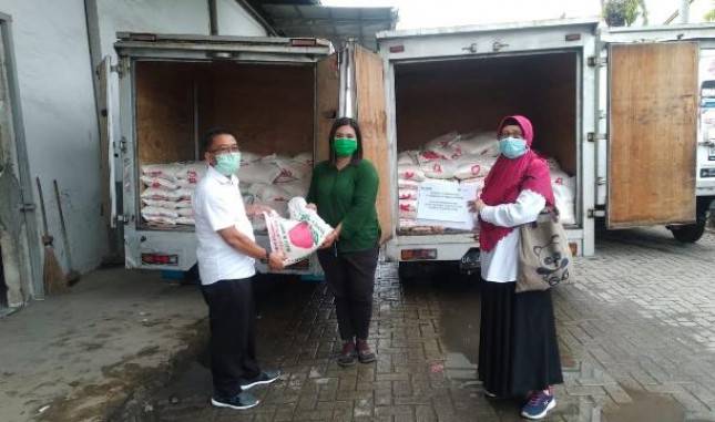 Pelindo I Salurkan Lima Ton Beras ke Masyarakat Antisipiasi Dampak Corona