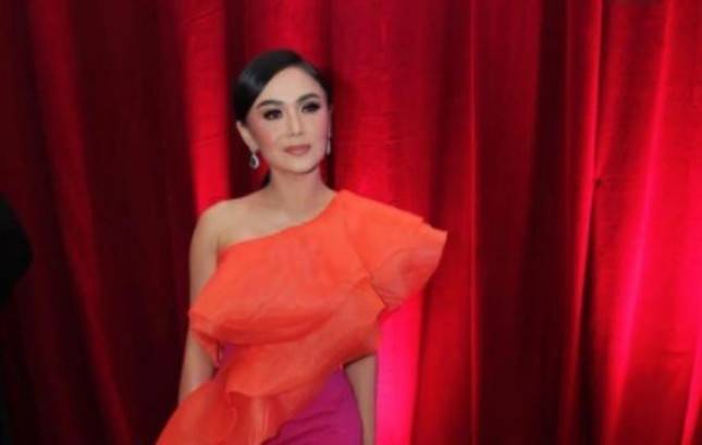 Yuni Shara Ajak Perempuan Tingkatkan Peduli Sesama 