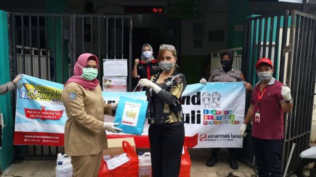Sinar Mas Land Salurkan Bantuan Alat Kesehatan kepada Tujuh Puskesmas Rujukan di Tangerang Selatan