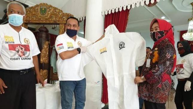 Bupati Purbalingga Terima Donasi APD dari Ketua MPR RI Bambang Soesatyo