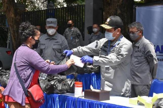  Peduli Kehidupan Pekerja Harian, Bakamla RI Gerlar Baksos Cegah Covid-19