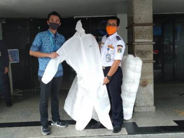 Blue Bird Tbk Donasi APD Lawan Covid-19