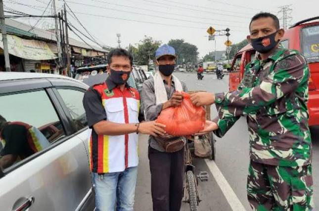 Masyarakat  Perantau Asal Padang Donasi Sembako untuk Warga Jakarta