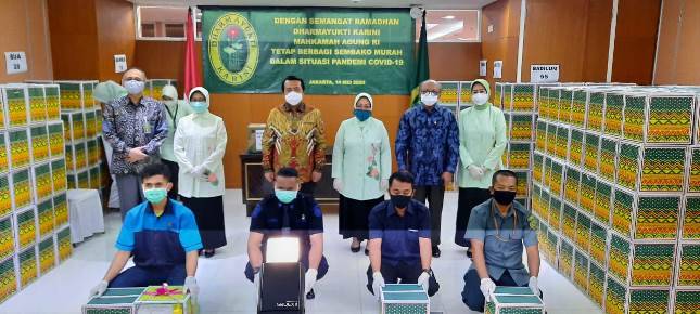 Mahkamah Agung Peduli Donasikan Sembako dan APD kepada Ribuan Pekerja Honorer