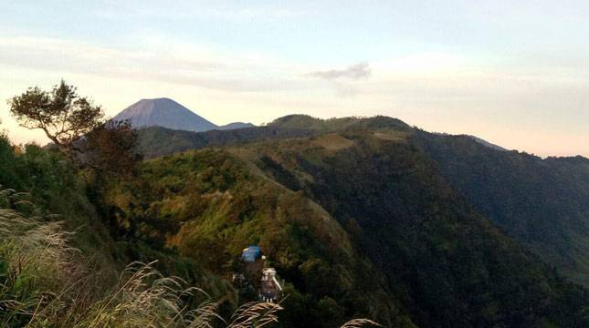 7 Puncak Tertinggi di Indonesia Patut Didaki Para Pendaki