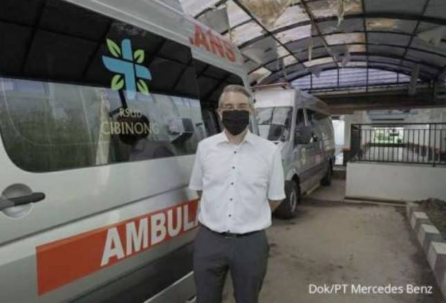 Mercedes-Benz Indonesia & Daimler Commercial Vehicles Manufacturing Indonesia Berikan Bantuan APD kepada RSUD Cibinong