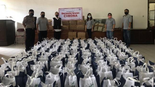 355 Paket Sembako Donasi Mal Ciputra Semarang Bagi Masyarakat Kurang Mampu
