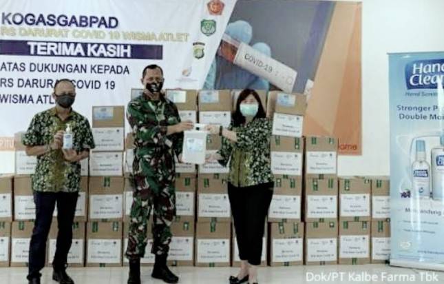 Kalbe Donasi Hand Sanitizer ke RS Rujukan Covid-19 di Jabodetabek