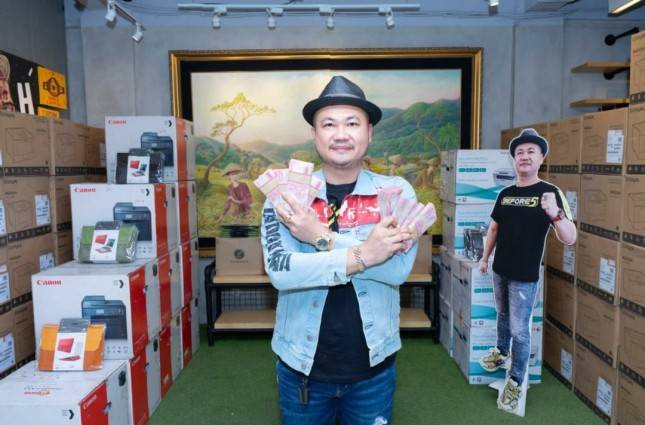 Agar Milenial Melek Teknologi & IT, Raja IT Ini "Buang" Duit Ratusan Juta