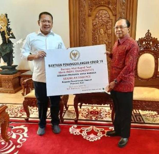 Lima Ribu Alat Rapid Test dari Bamsoet kepada Gubernur Bali