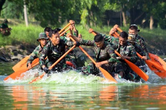 Batlayon Howitzer 2 Marinir Tempati Juara ke Dua Lomba Perahu Karet