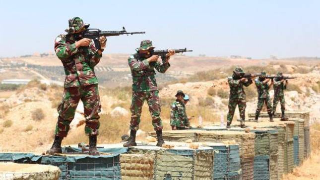 Satgas Yonmek TNI Konga XXIII-N/UNIFIL Tingkatkan Ketrampilan Menembak  