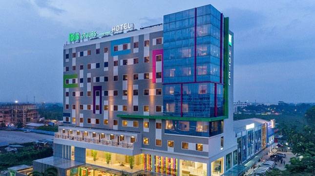 Ibis Styles Cikarang, Hotel yang Menampilkan Aplikasi Bunga Anggrek