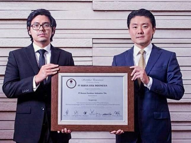 PT Boston Furniture Tbk Melantai, Lepas 400 Juta Saham Perdana